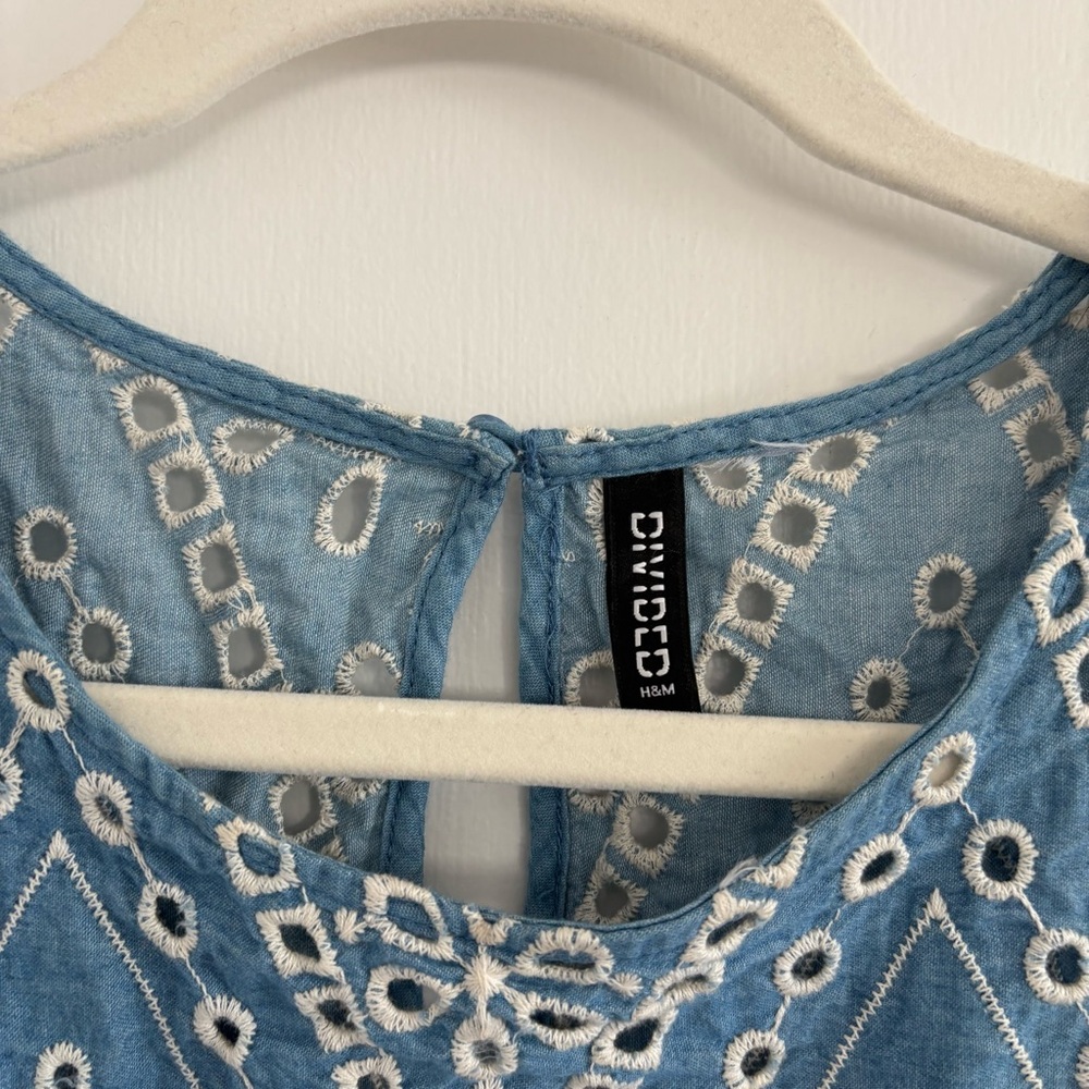 H&M Eyelet Embroidered Top - Picture 3 of 7
